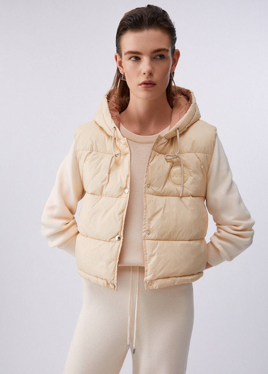 gilet court à capuche