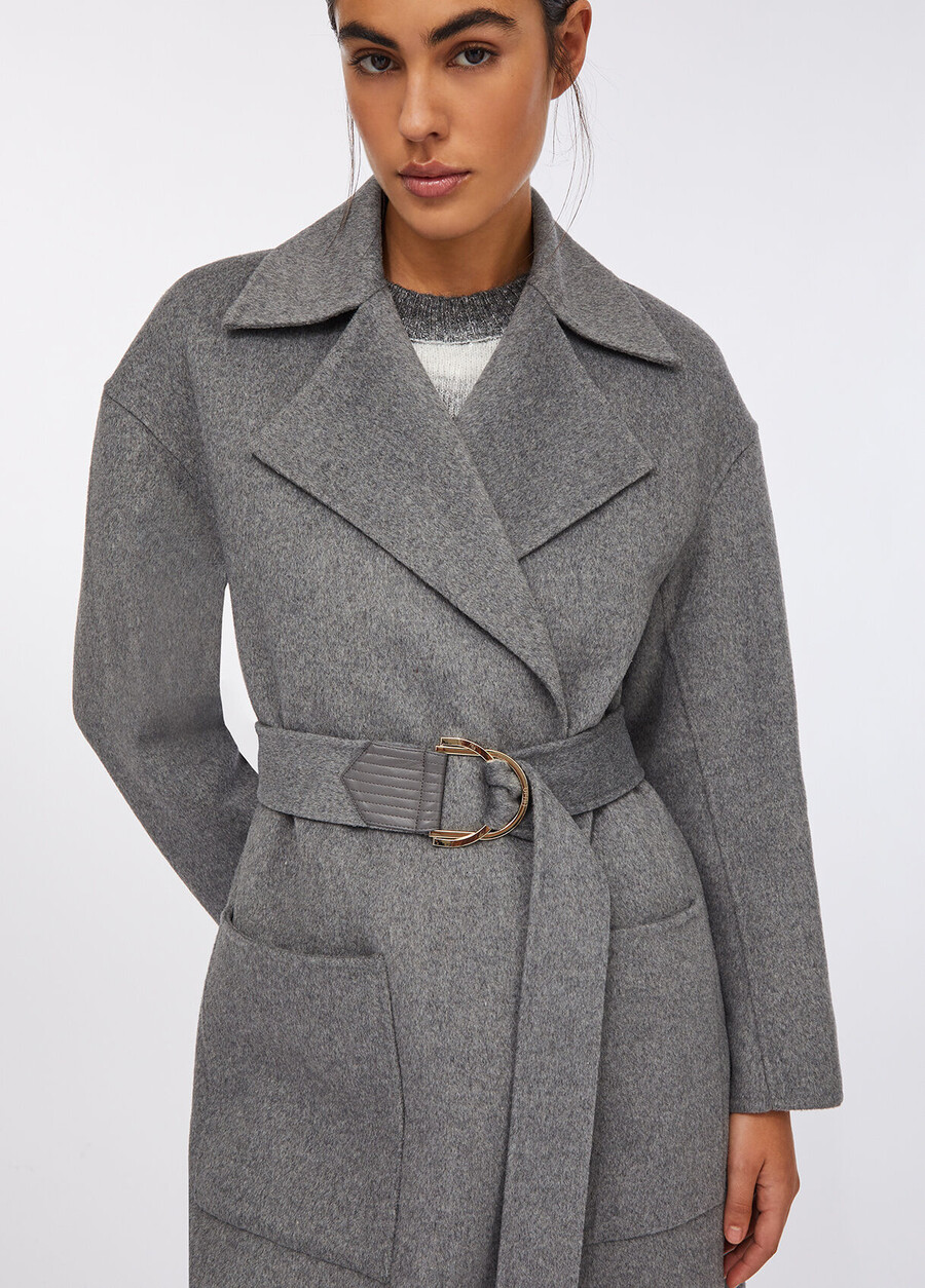 manteau en laine avec ceinture
