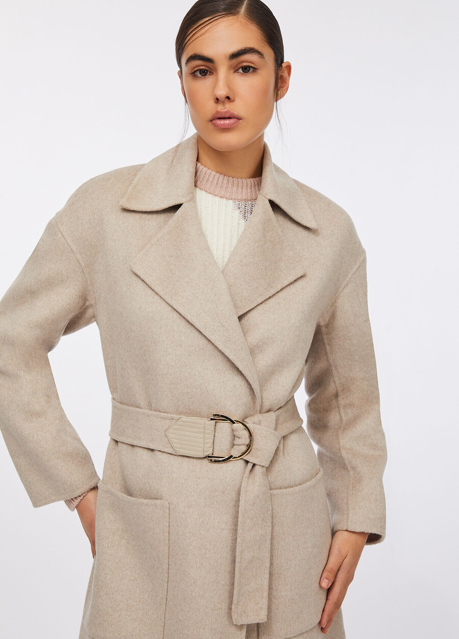 manteau en laine avec ceinture