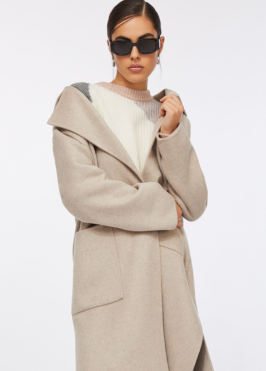 manteau en laine avec ceinture