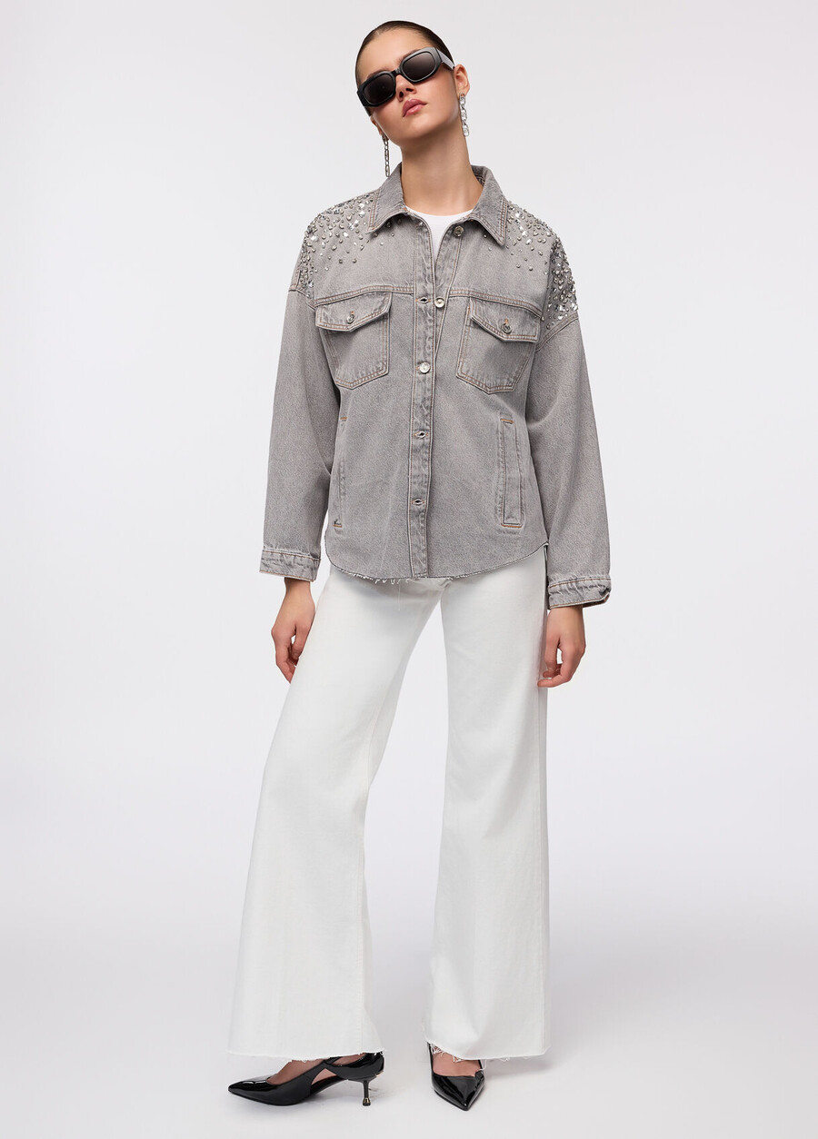 veste en jean ornée de strass
