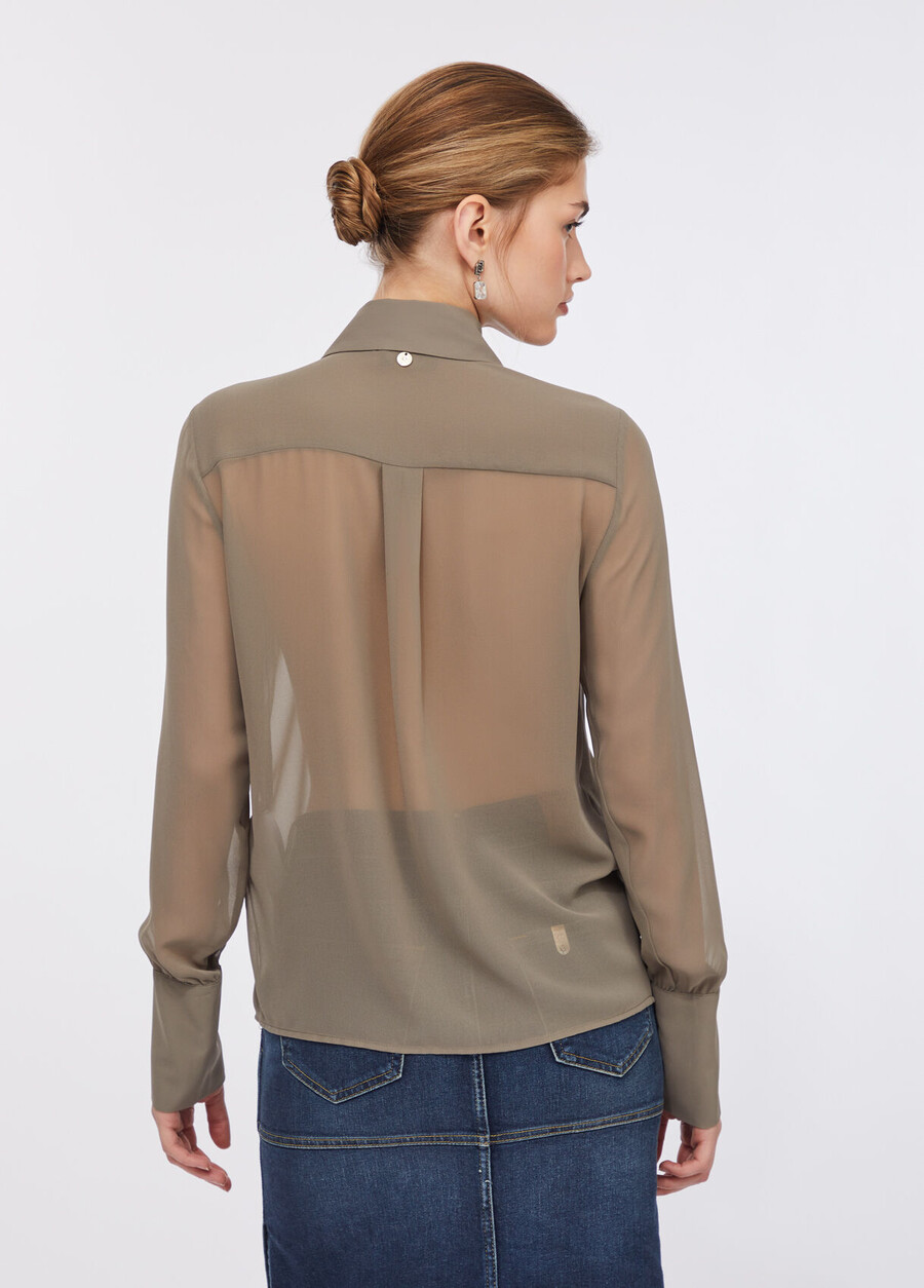 chemise à perles
