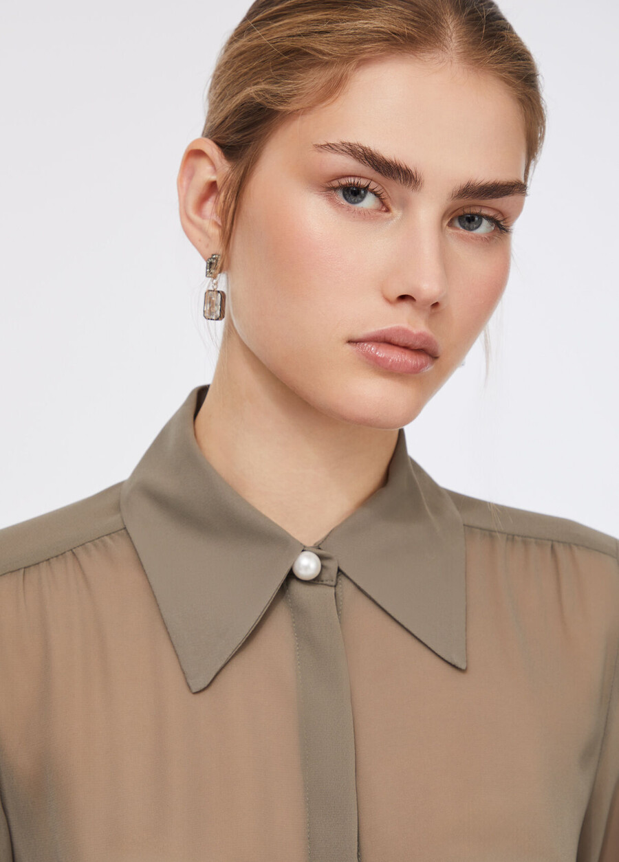 chemise à perles