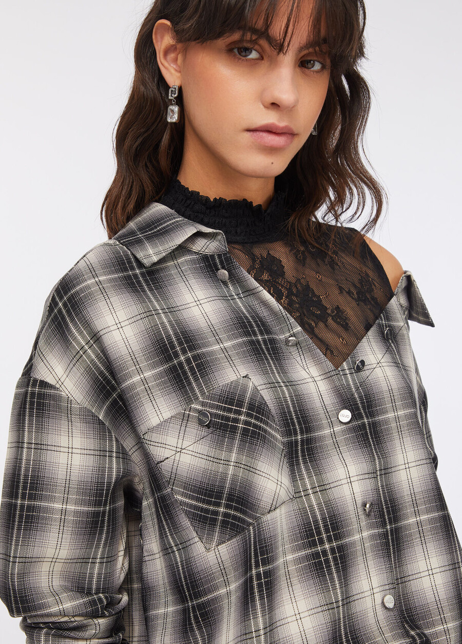 chemise à carreaux avec dentelle