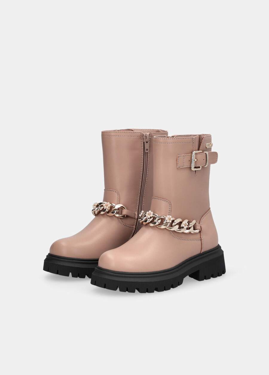 bottes de motard avec chaîne ornée de bijoux