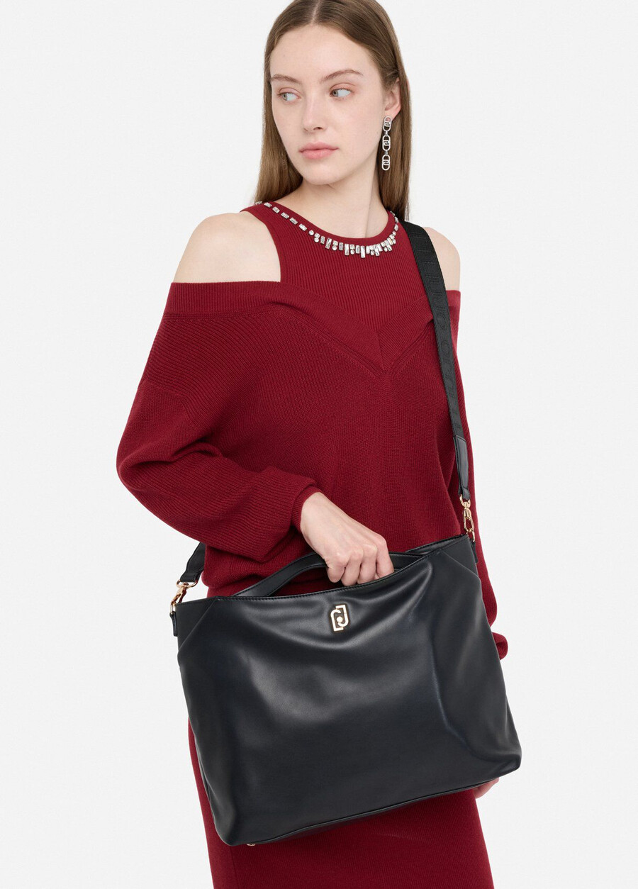 sac fourre-tout moyen avec breloque