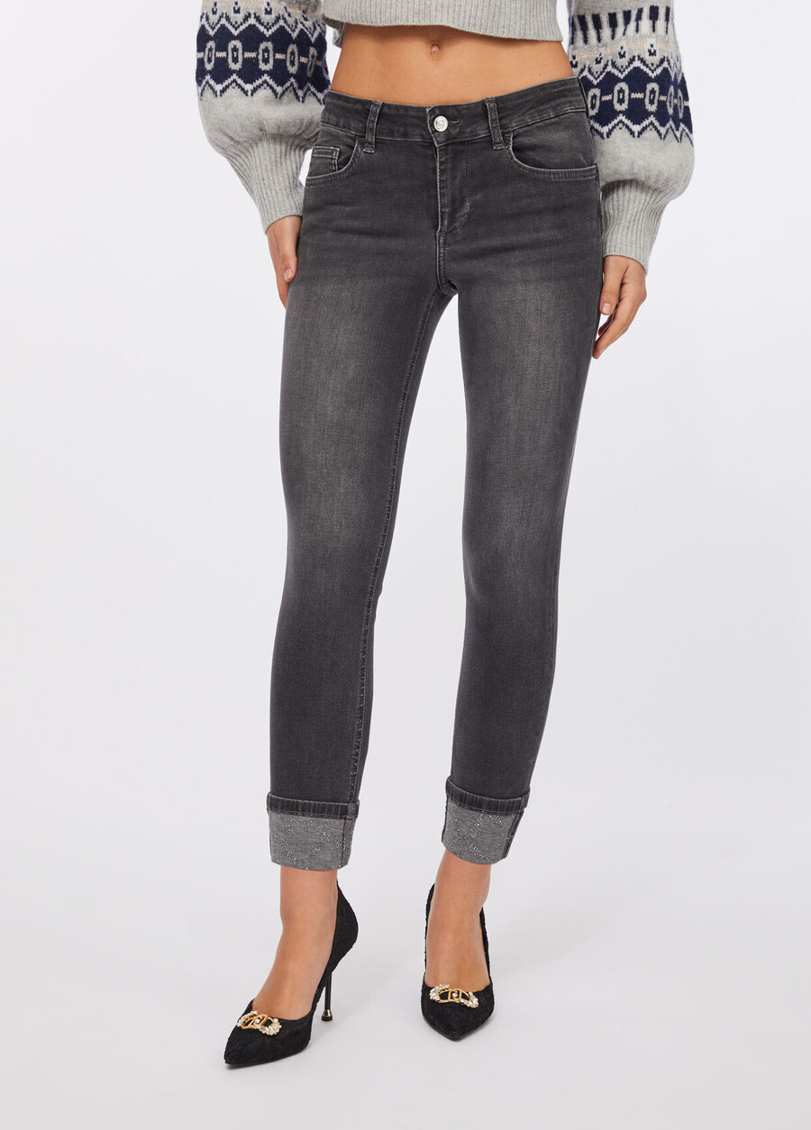 jeans skinny à revers