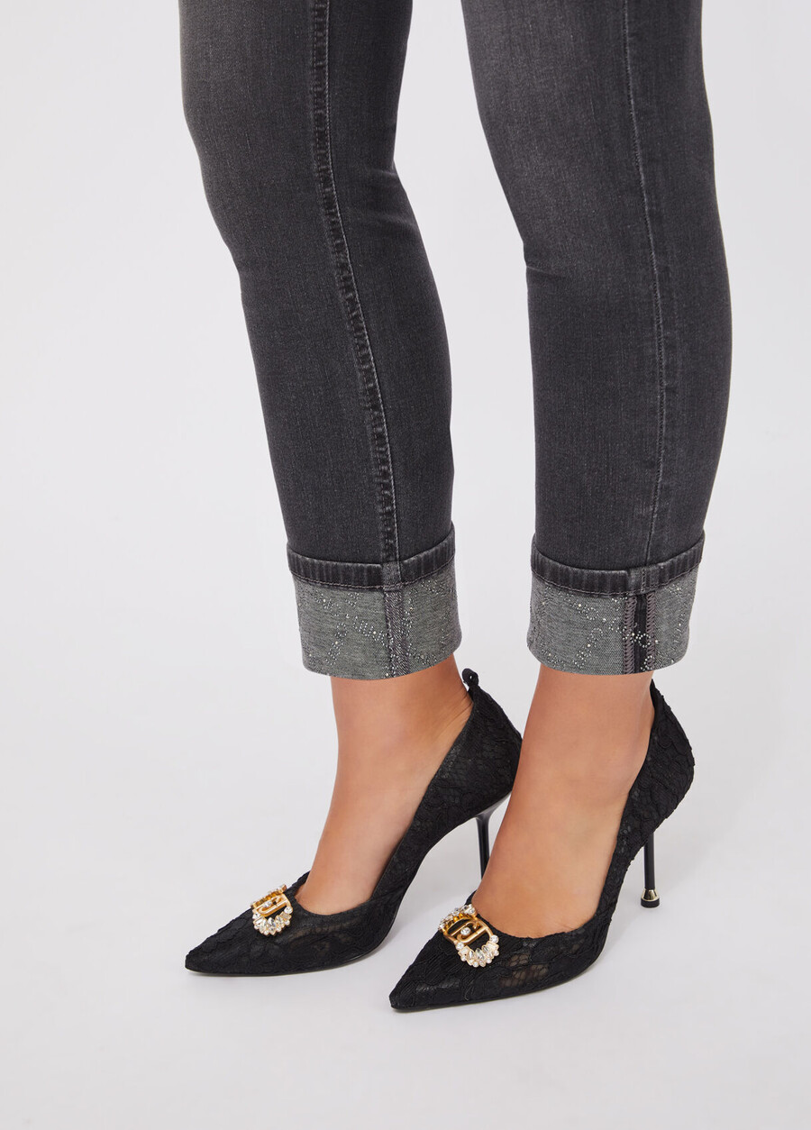 jeans skinny à revers