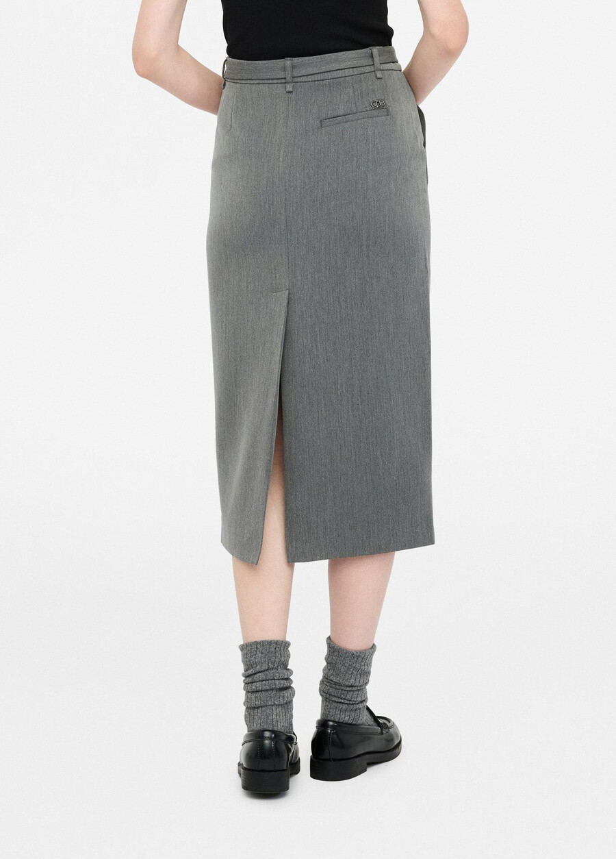 jupe midi avec ceinture ornée de bijoux