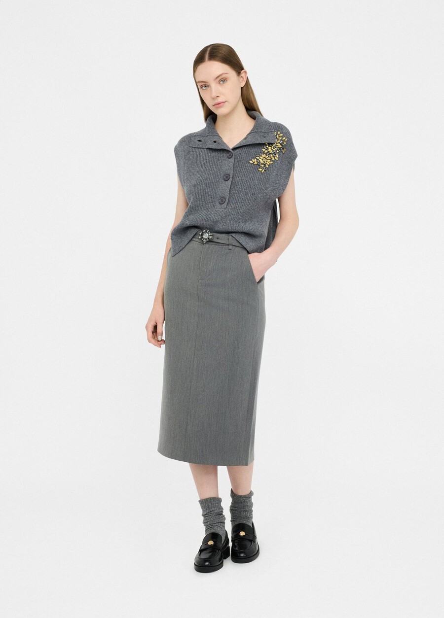jupe midi avec ceinture ornée de bijoux