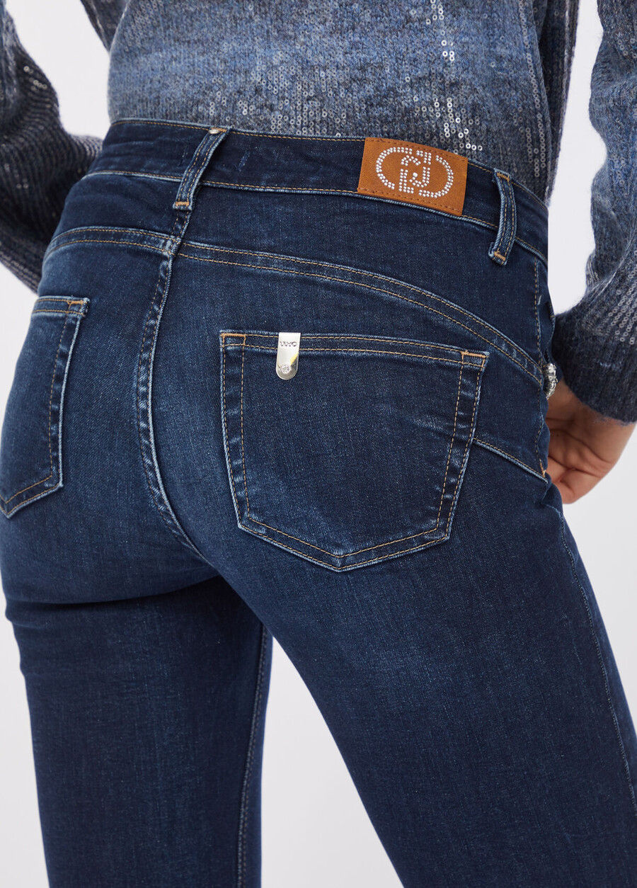 jeans slim ornés de pierres précieuses
