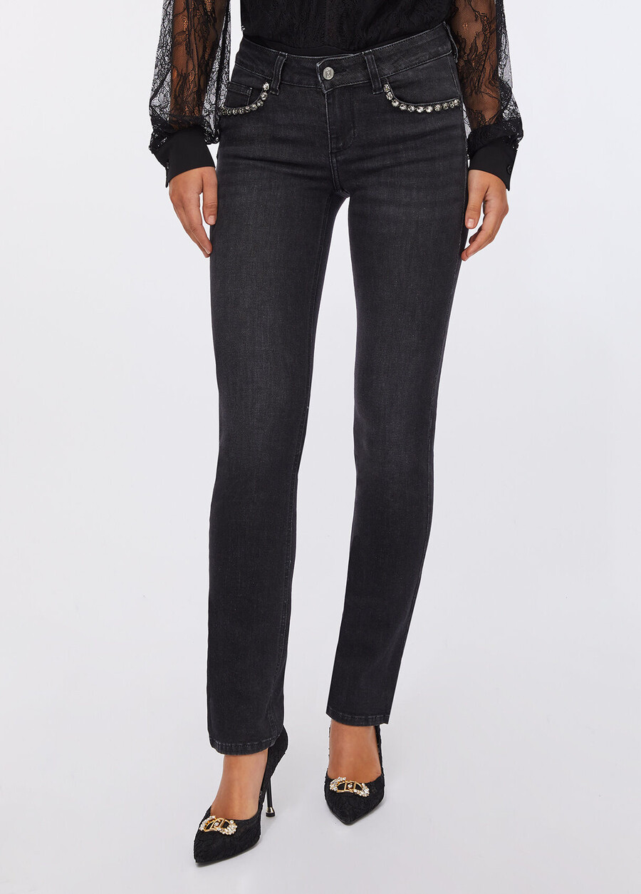 jeans slim ornés de pierres précieuses