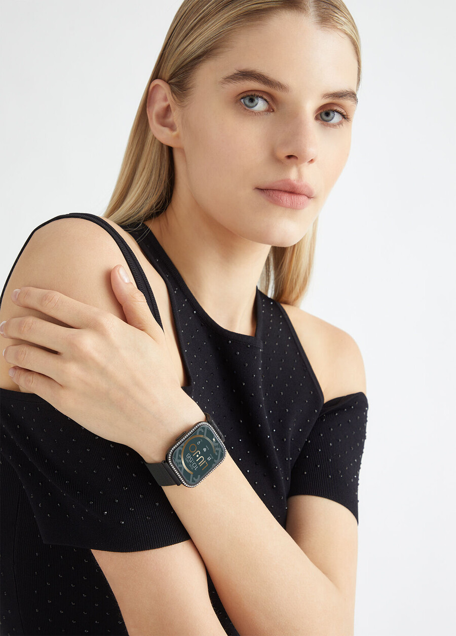 montre connectée de luxe fine à commande vocale