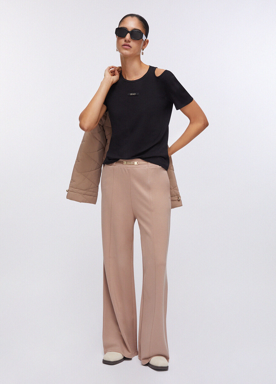 pantalon avec détails fendus