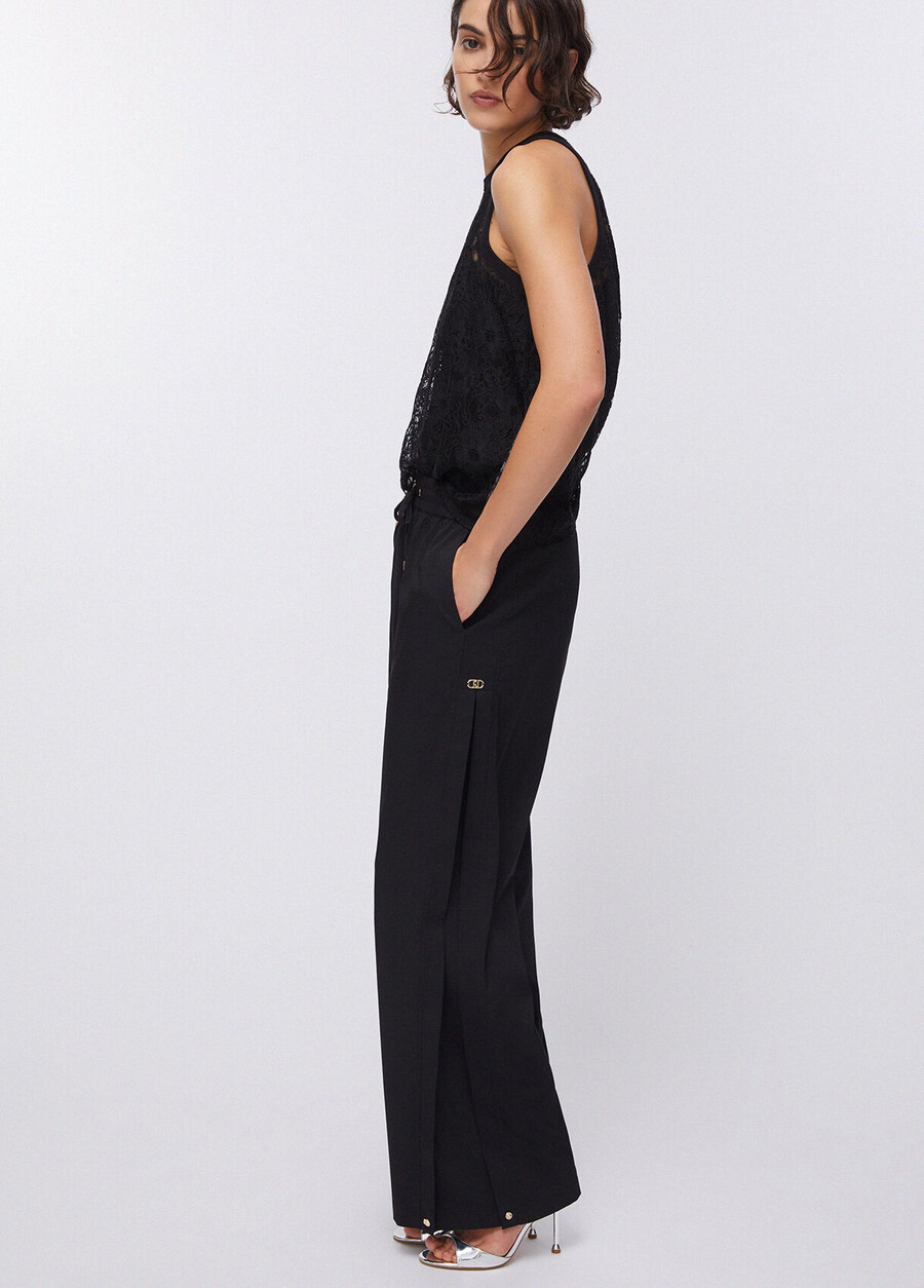 pantalon avec détails fendus