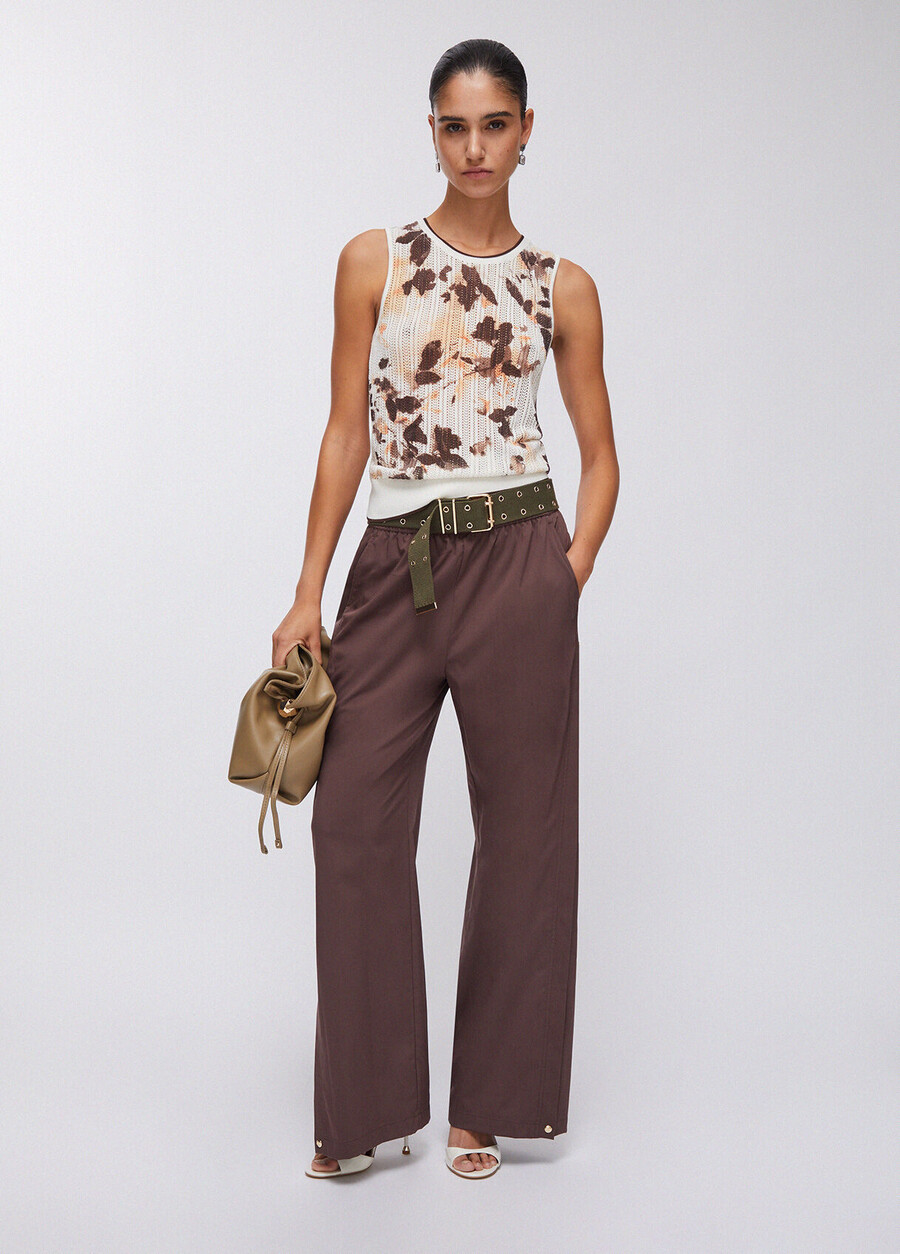 pantalon avec détails fendus