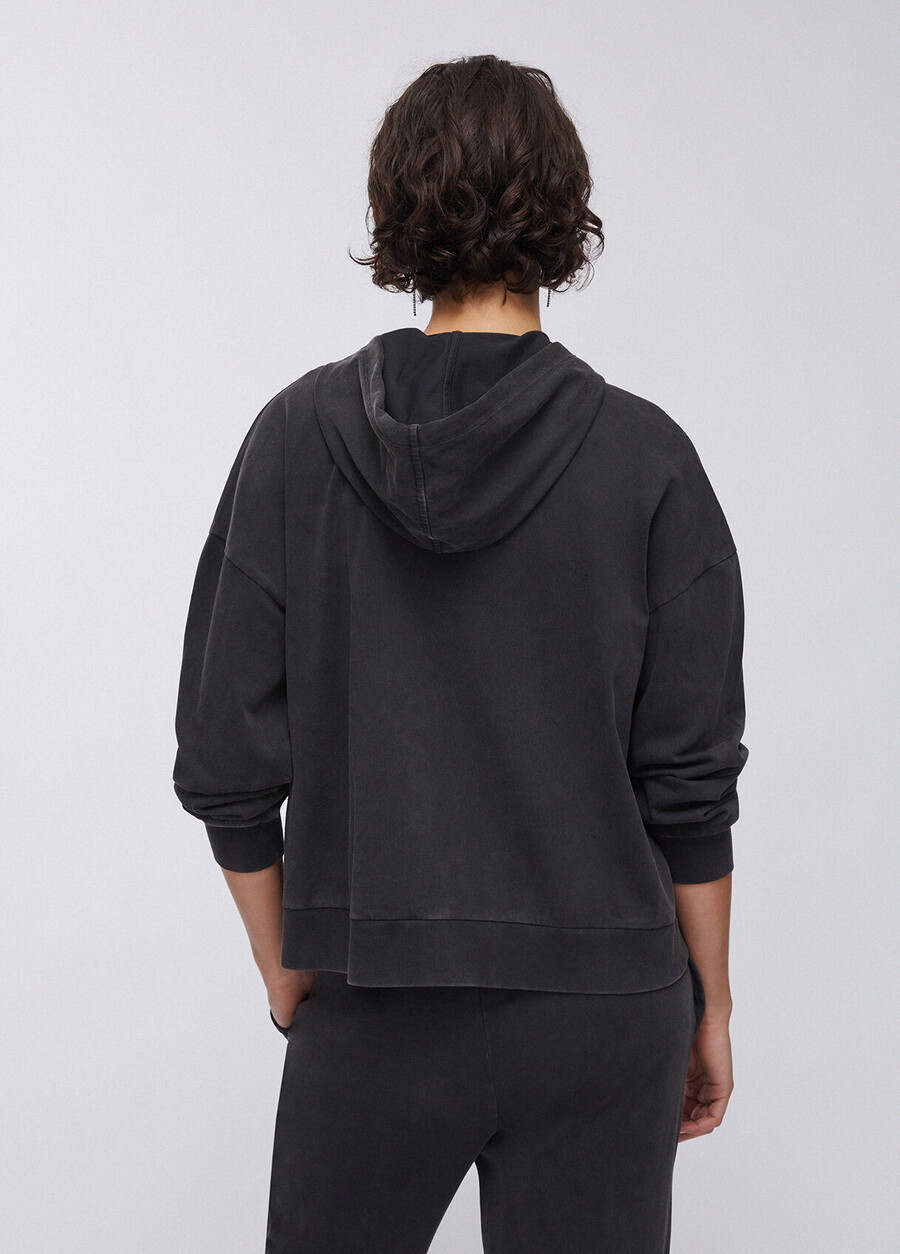 sweat à capuche orné de pierres précieuses