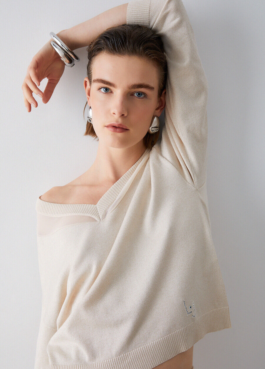 pull à col en v