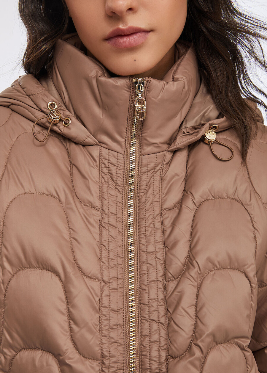 manteau court en nylon matelassé