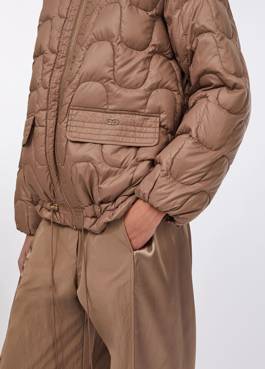 manteau court en nylon matelassé