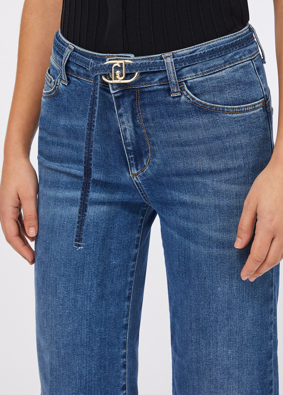 jeans courts à revers
