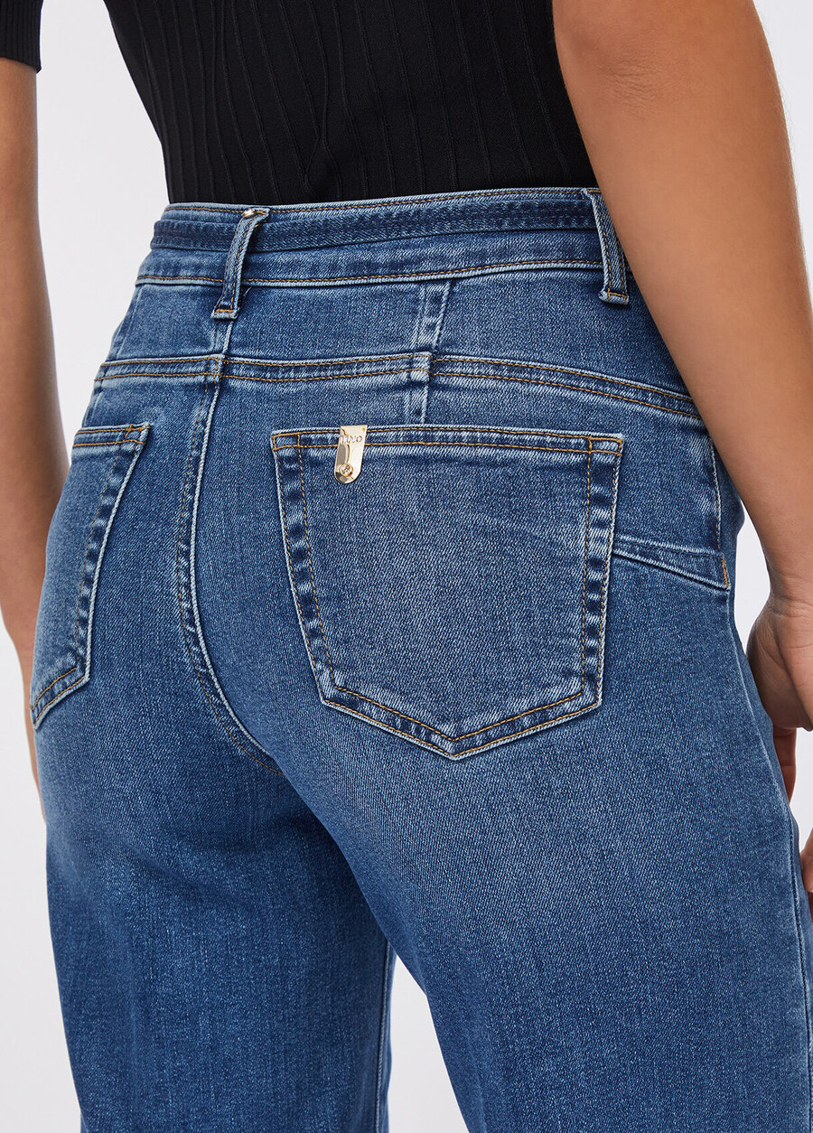 jeans courts à revers
