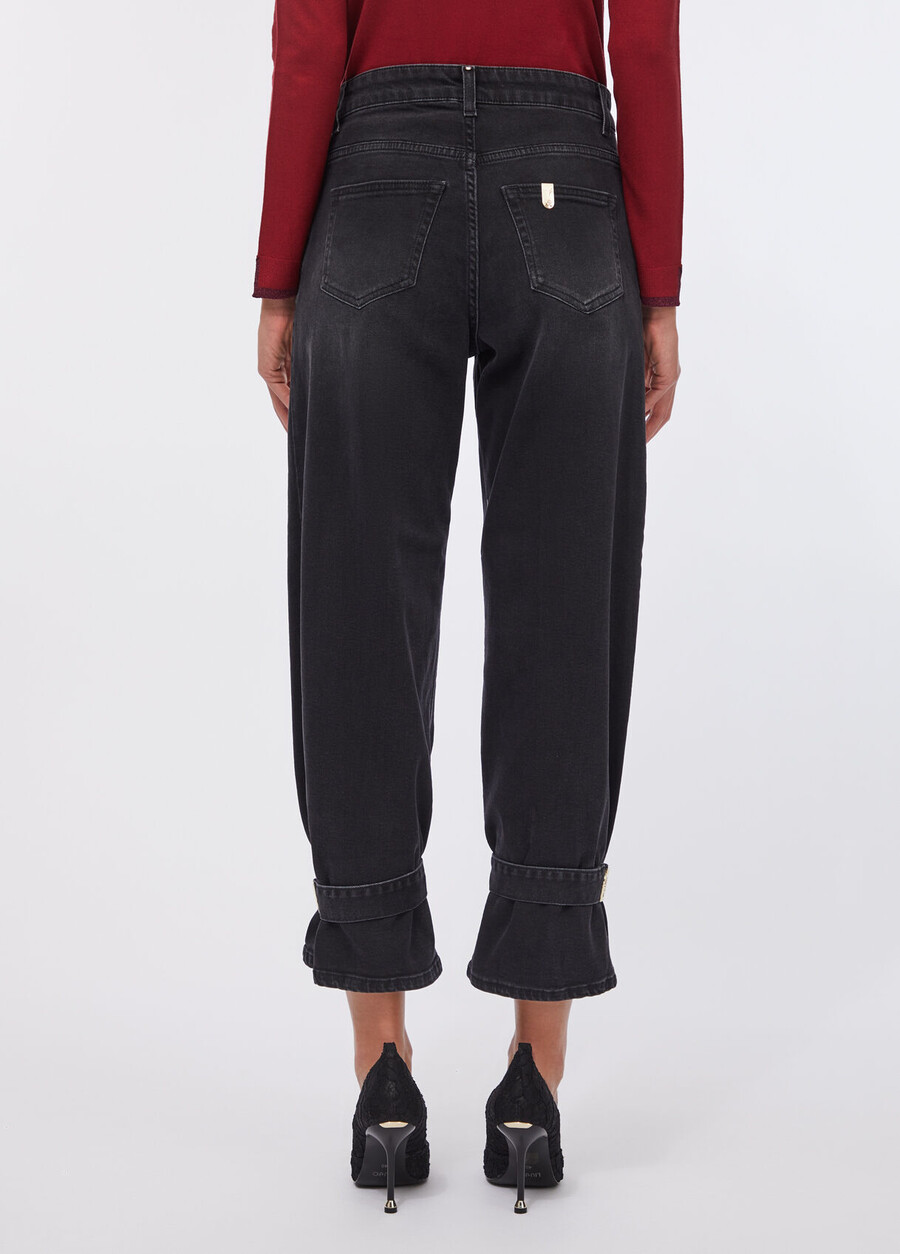 jean taille haute coupe carotte
