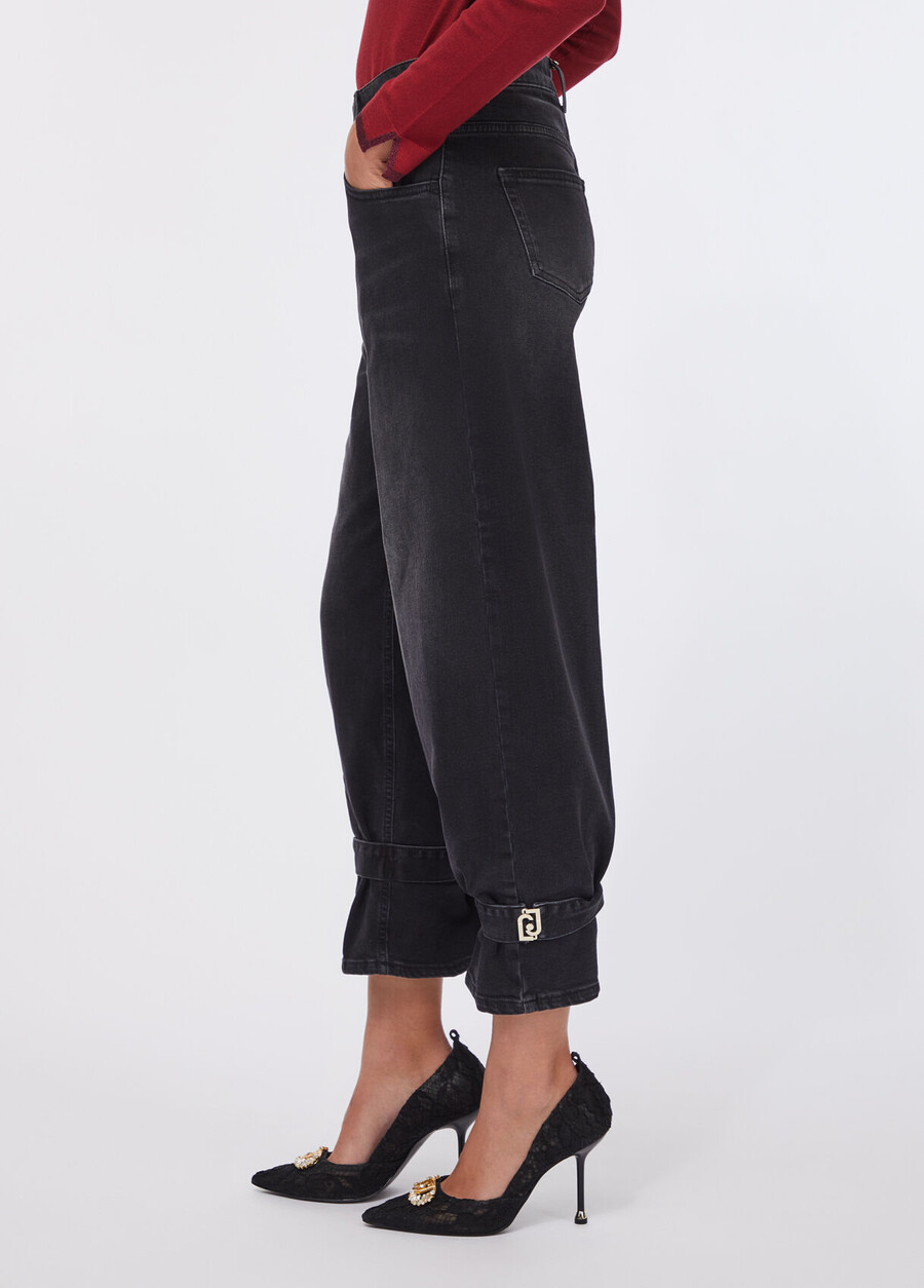 jean taille haute coupe carotte
