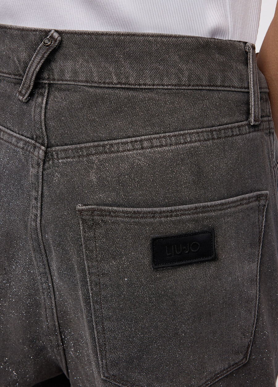 jeans courts à revers