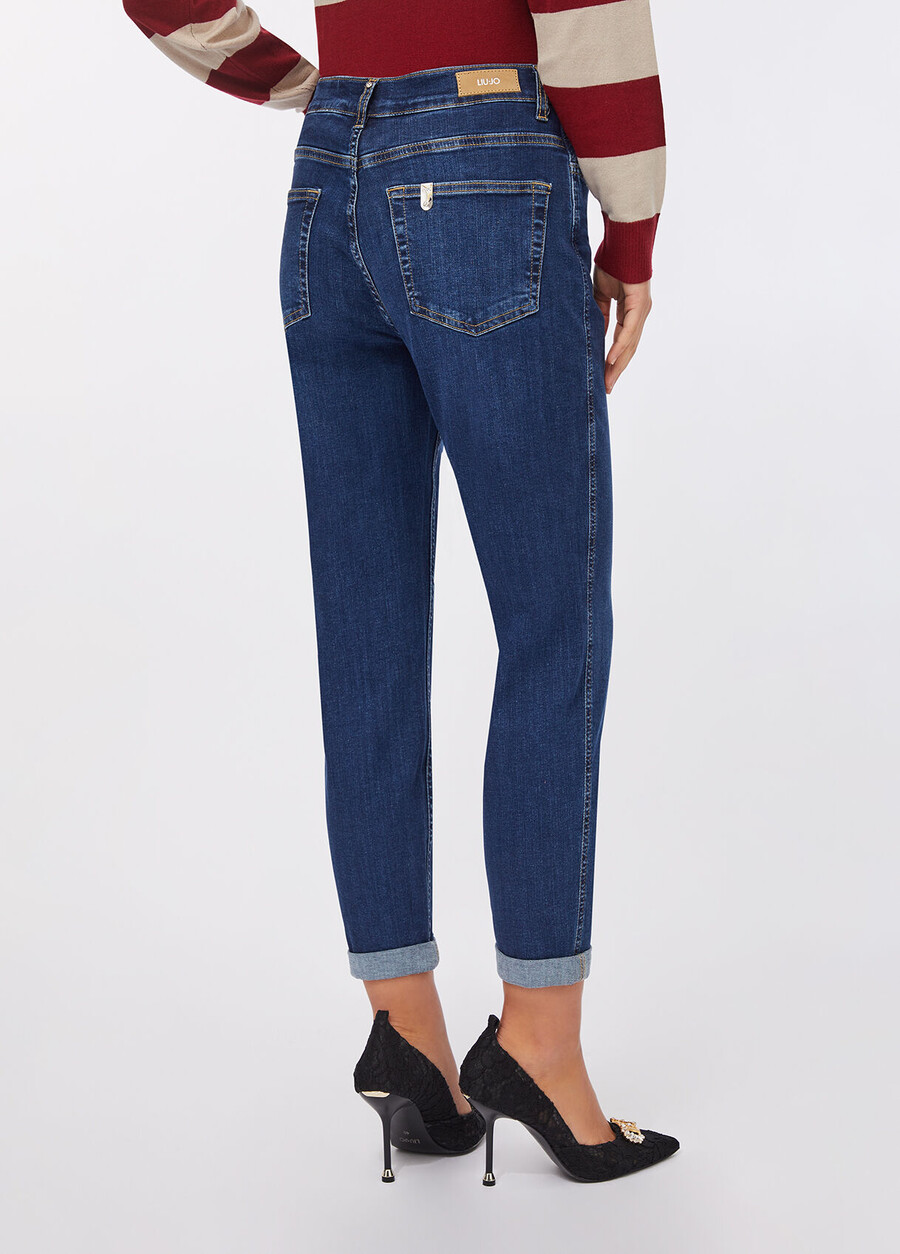 jean taille haute coupe carotte