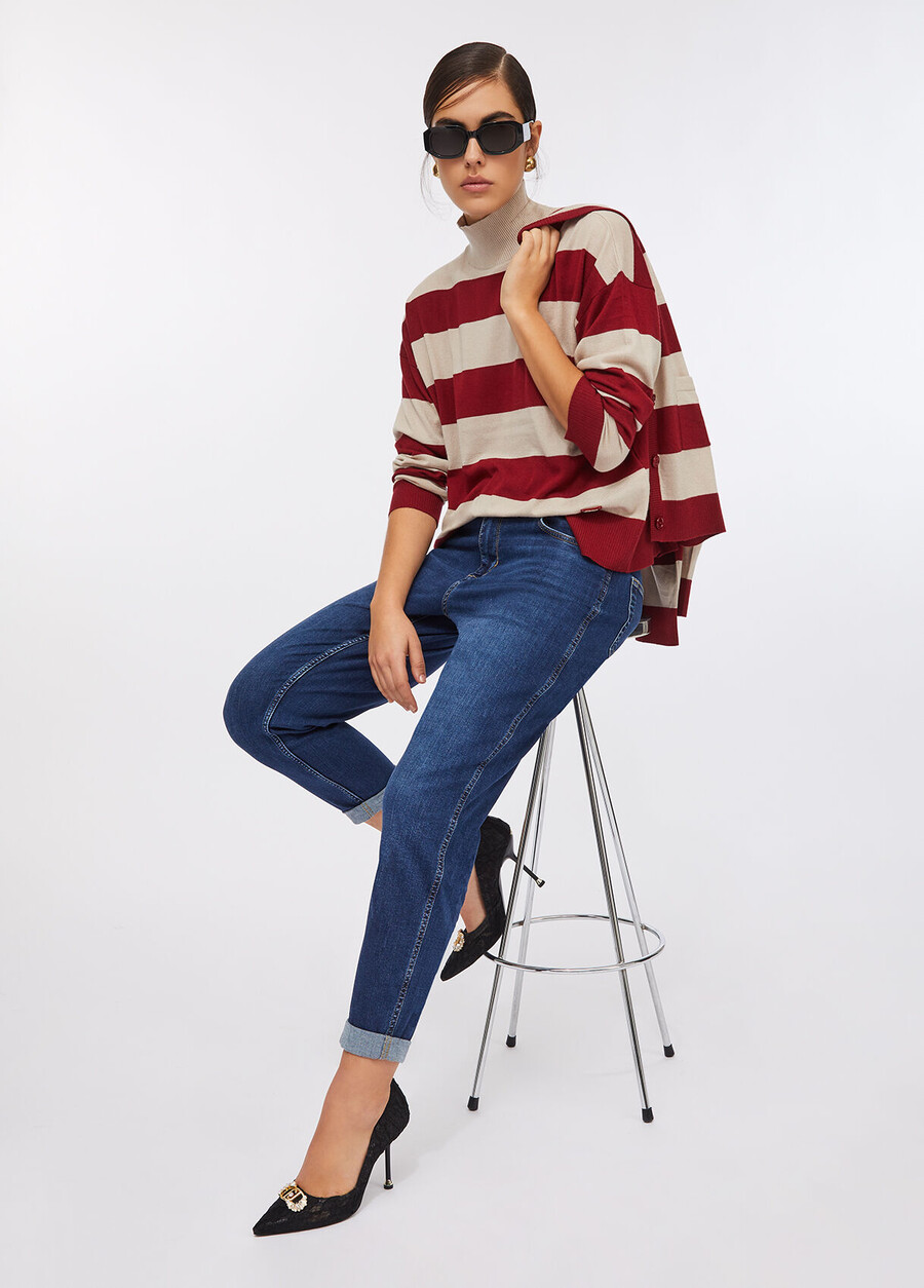 jean taille haute coupe carotte