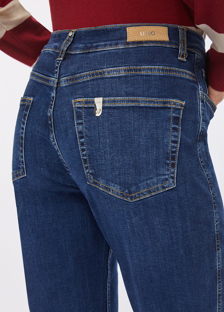 jean taille haute coupe carotte