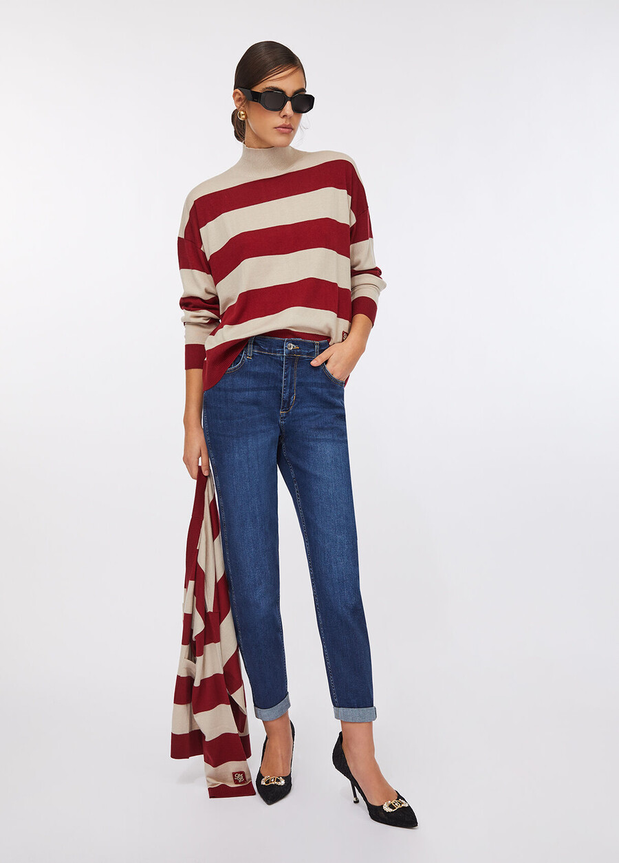 jean taille haute coupe carotte