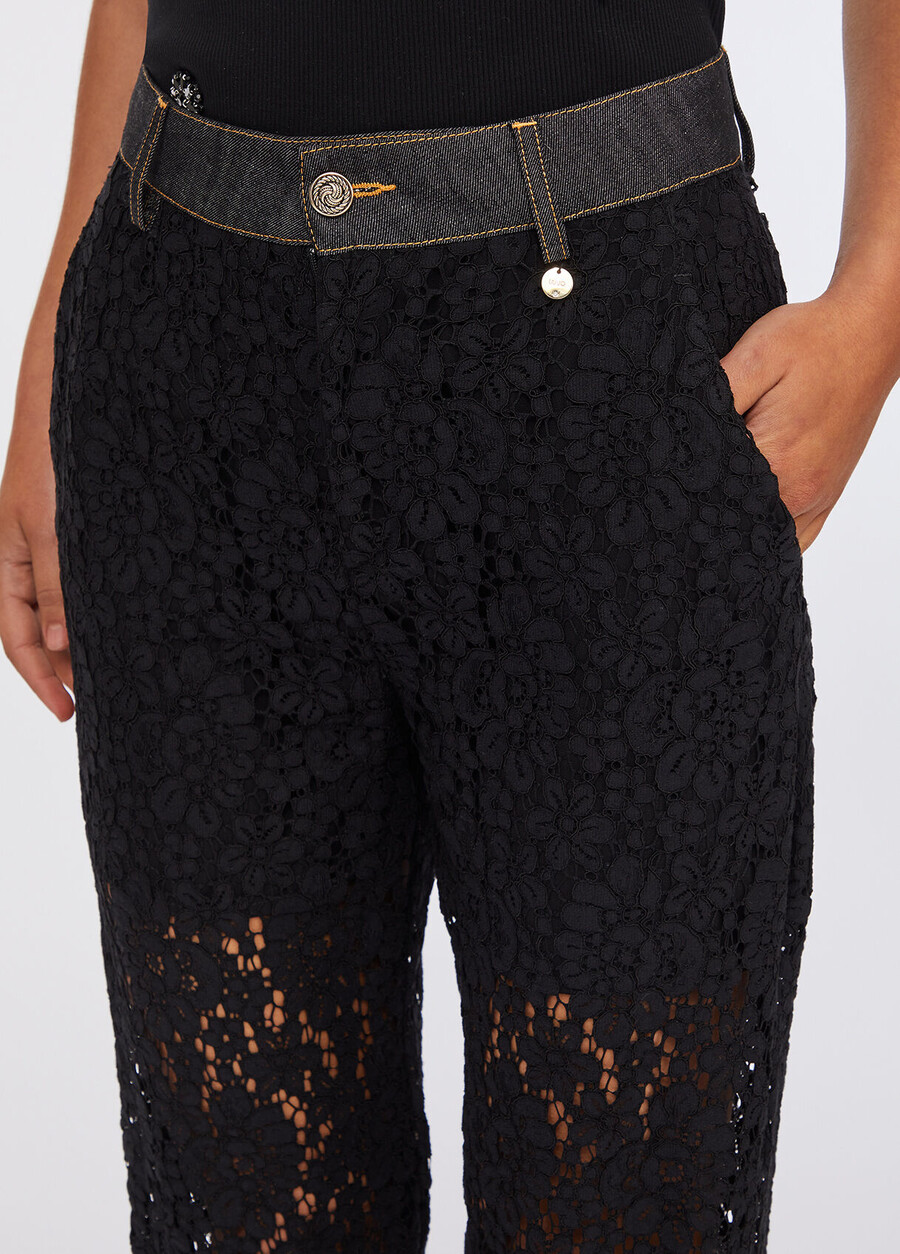 pantalon en dentelle