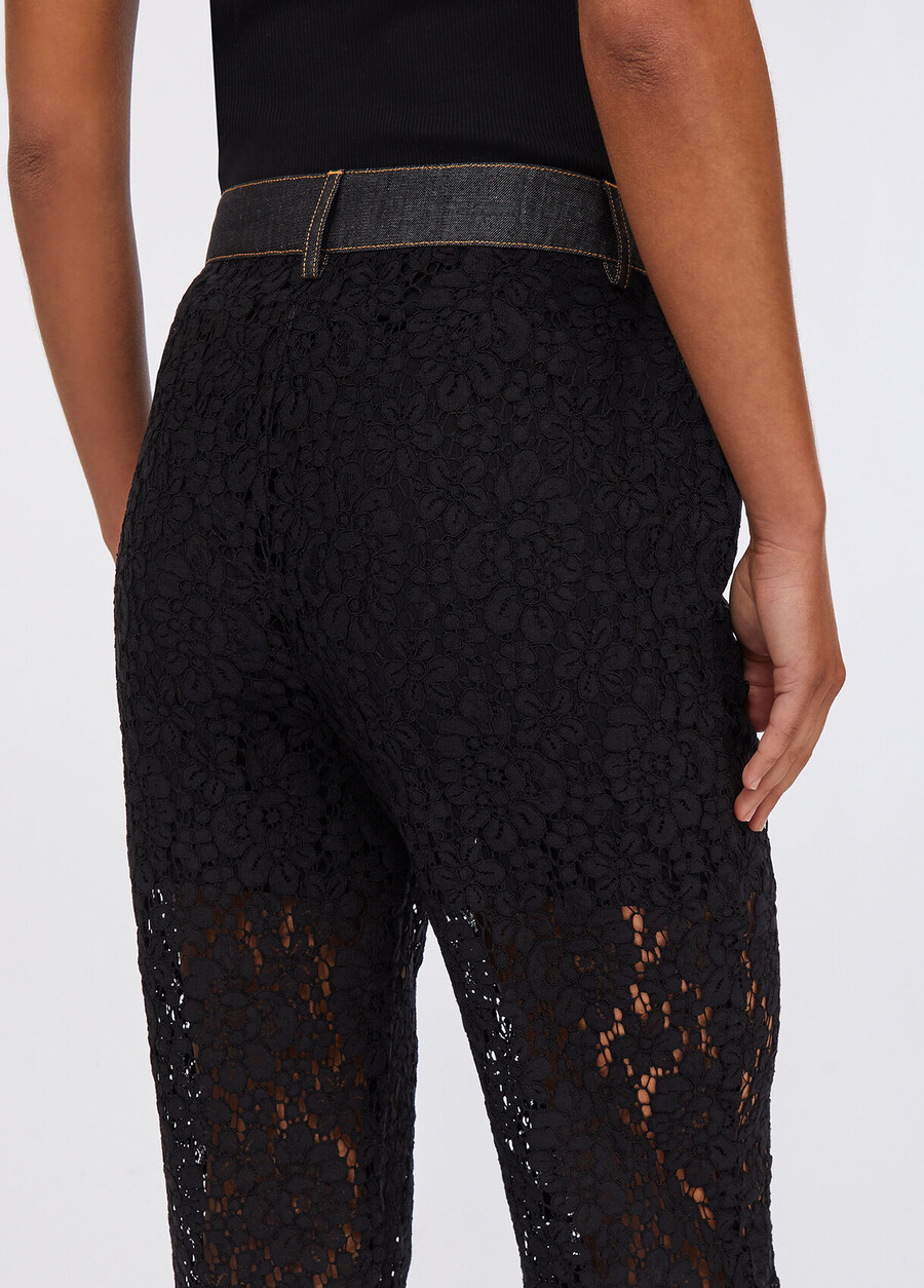pantalon en dentelle