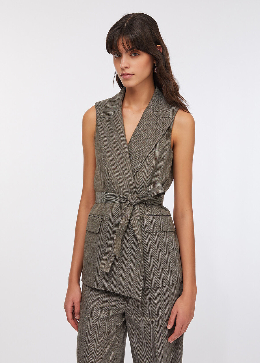 gilet à chevrons avec ceinture