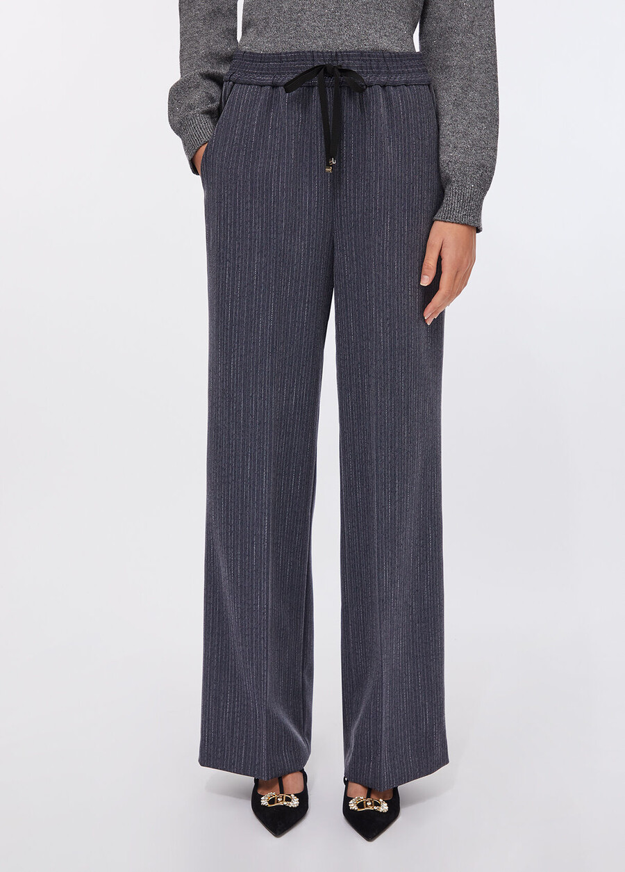 pantalon en flanelle à fines rayures
