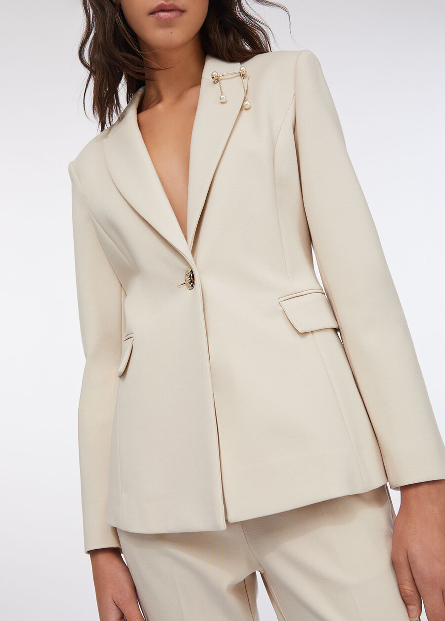 blazer avec détail de broche