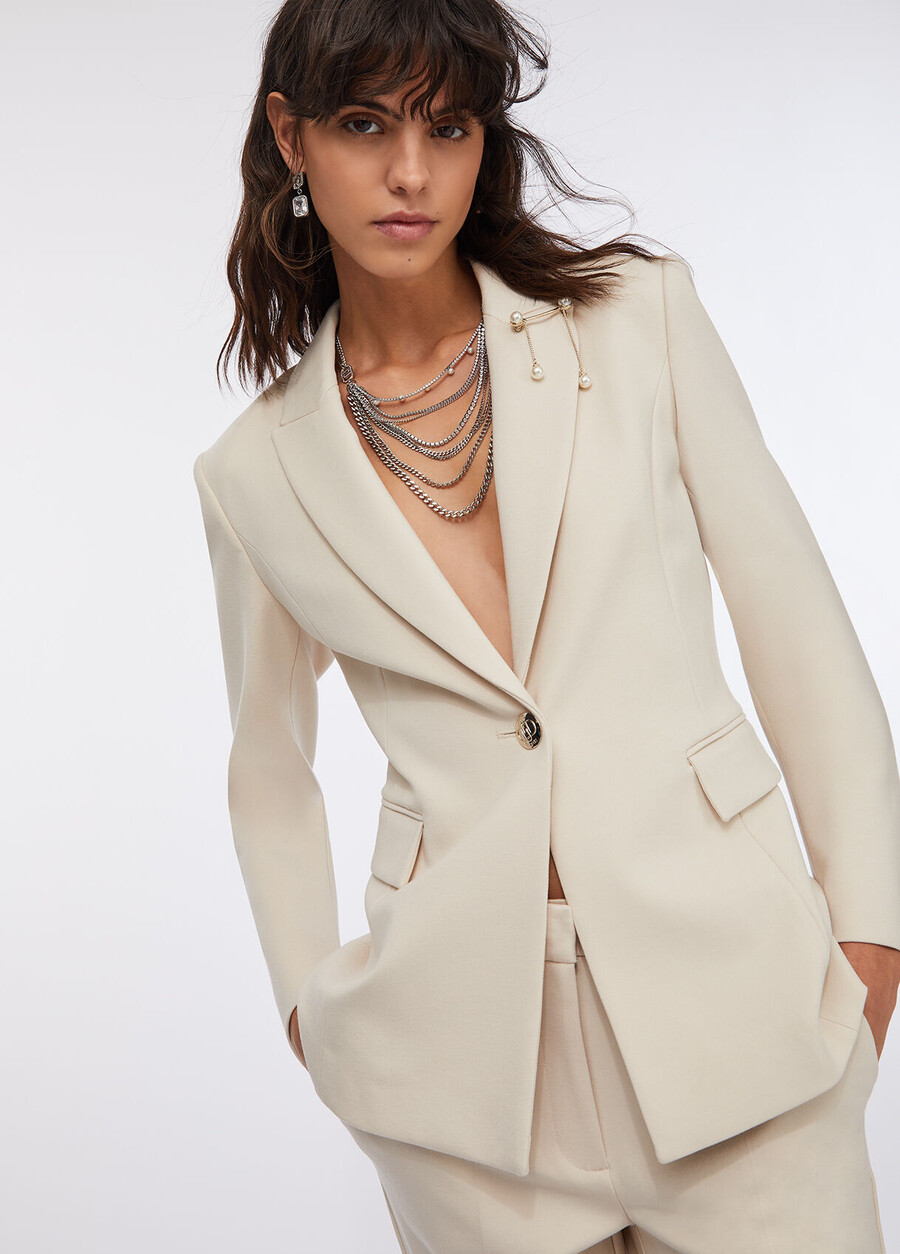 blazer avec détail de broche