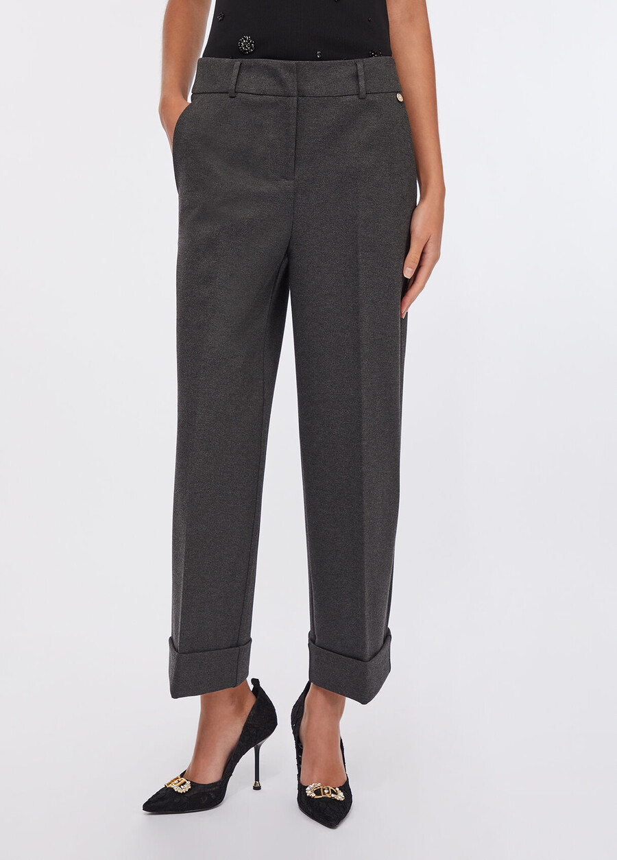 pantalon court à plis