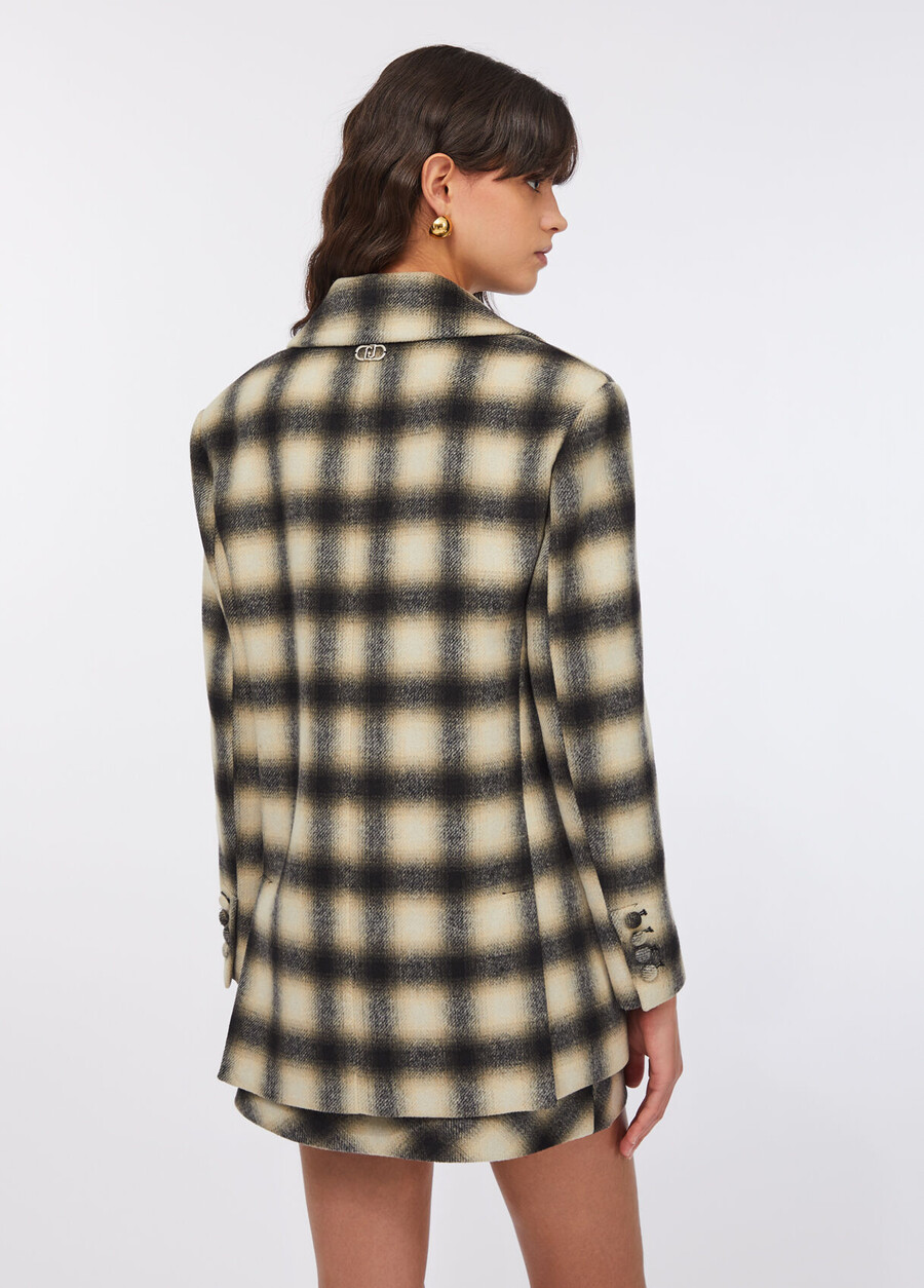 veste à carreaux ornée de broderies de bijoux