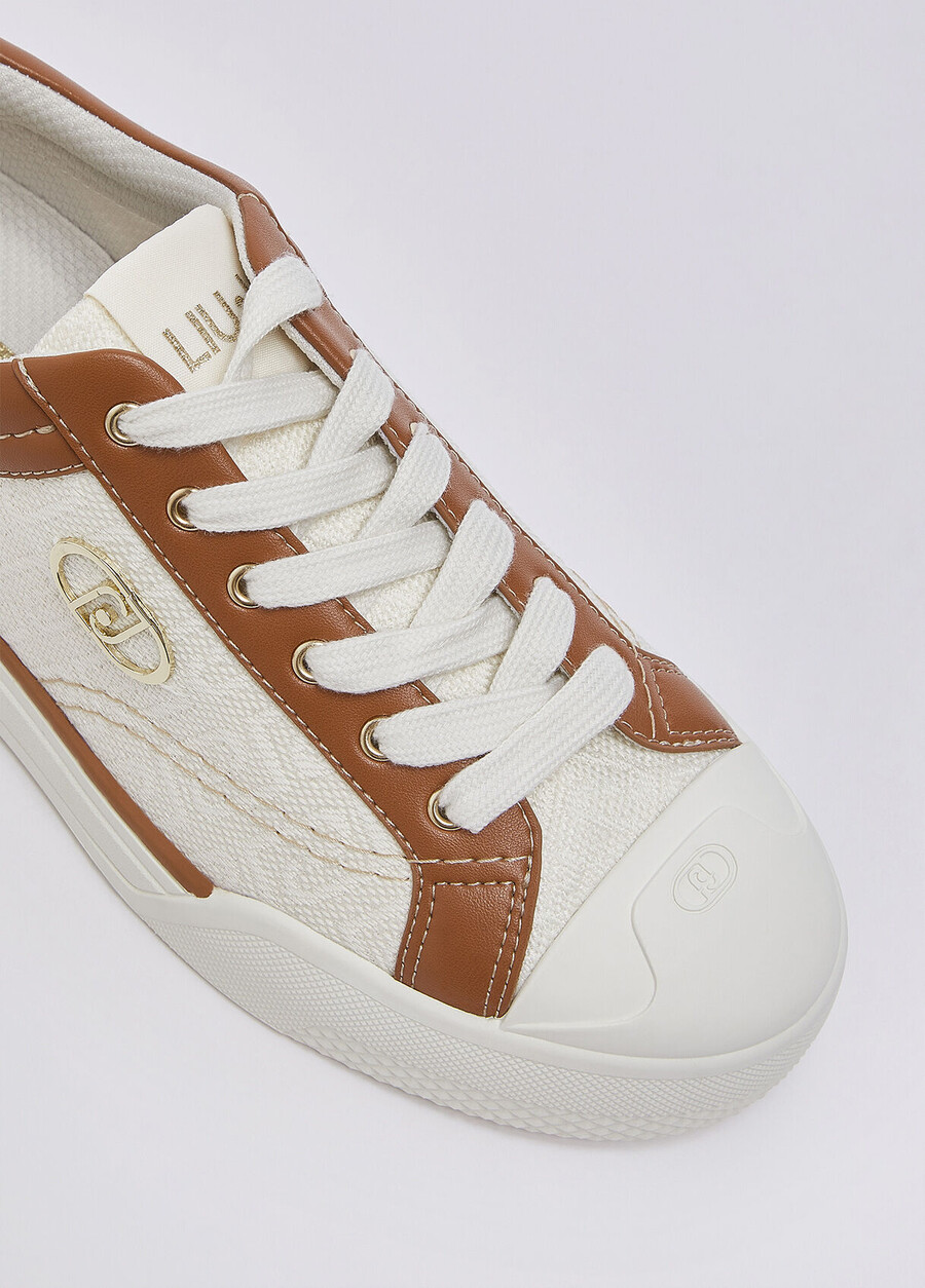 baskets avec logo monogramme