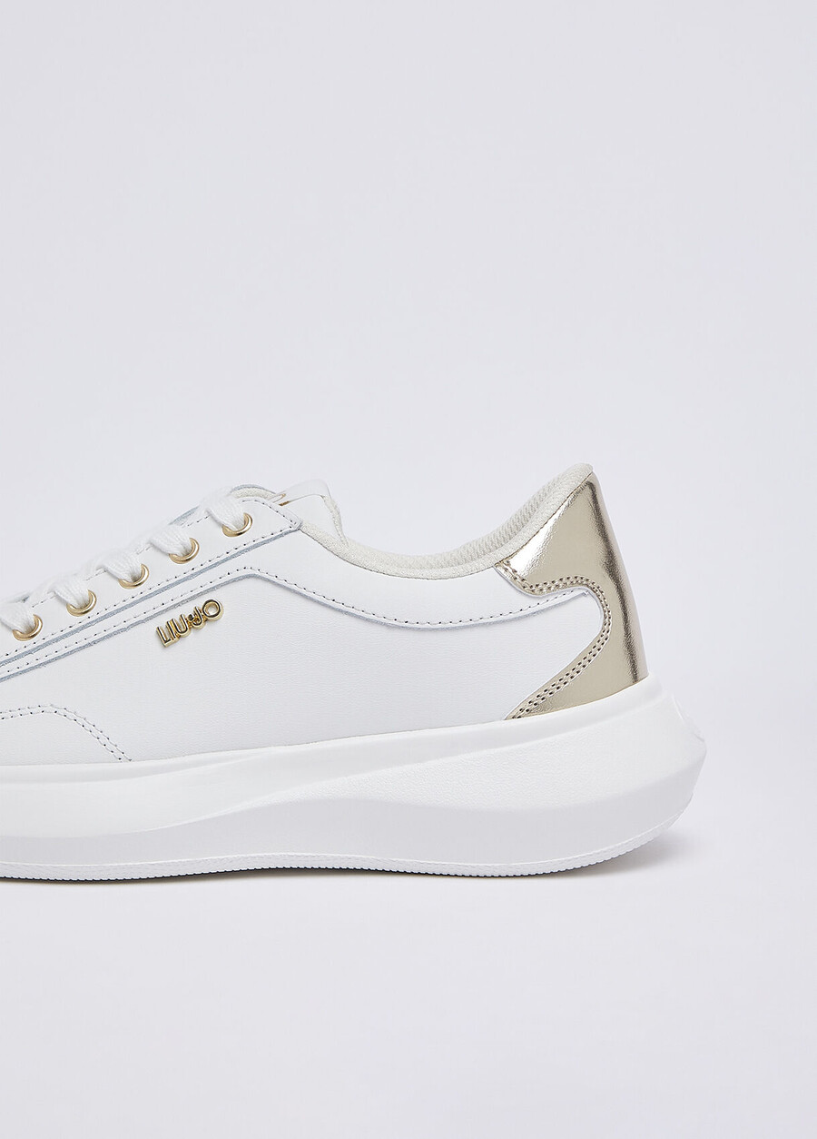 baskets en cuir