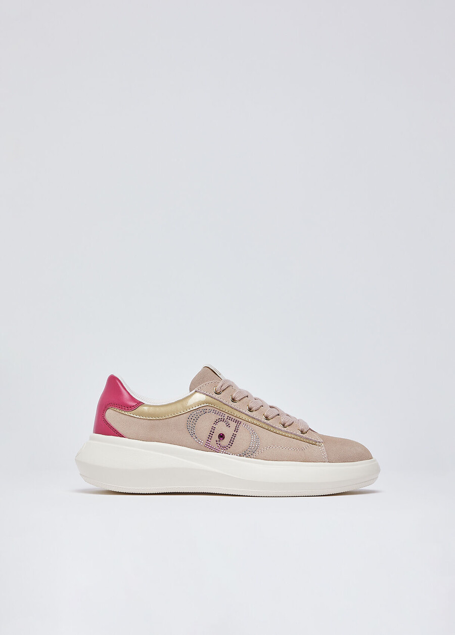 baskets en daim ornées de strass