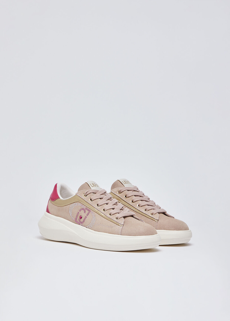 baskets en daim ornées de strass
