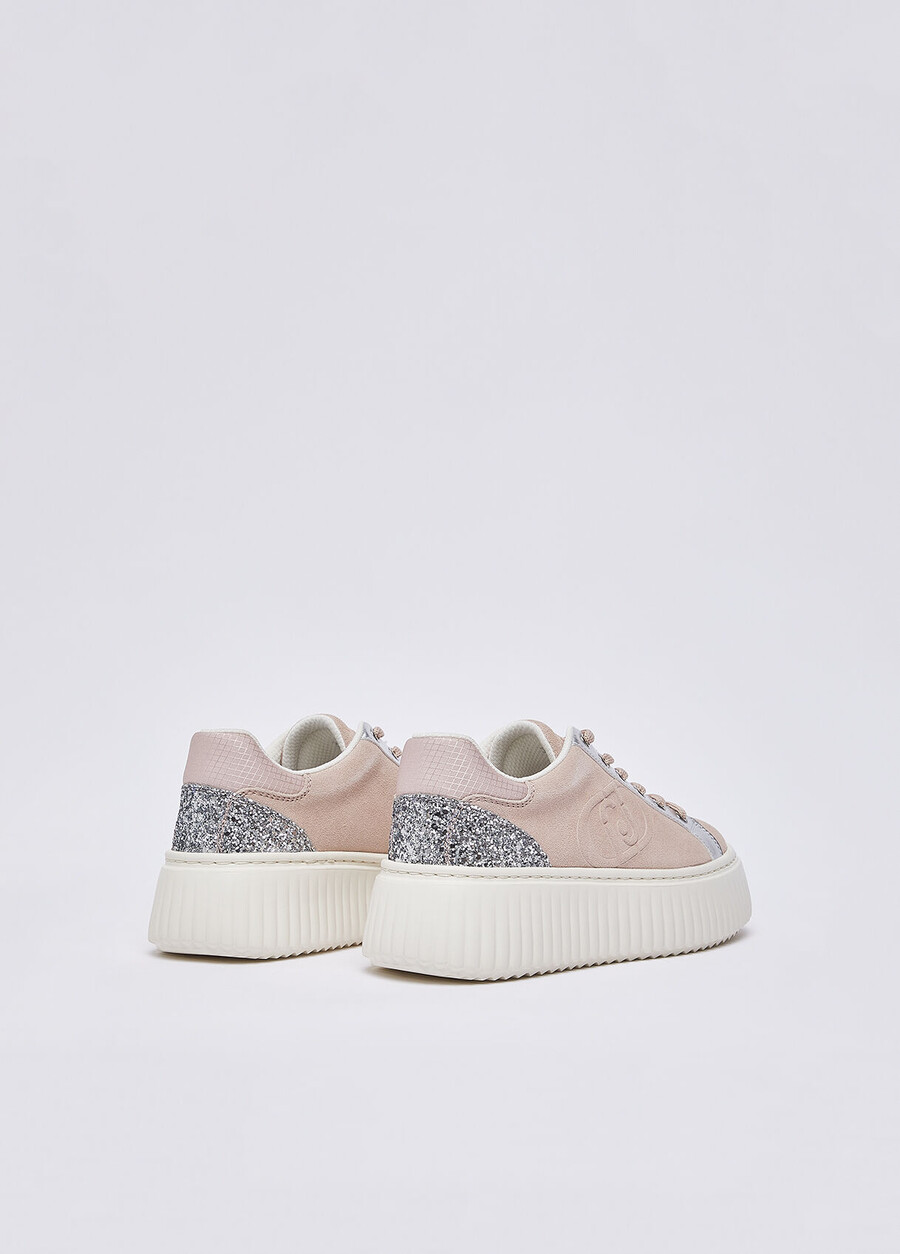 baskets en daim avec maxi-logo