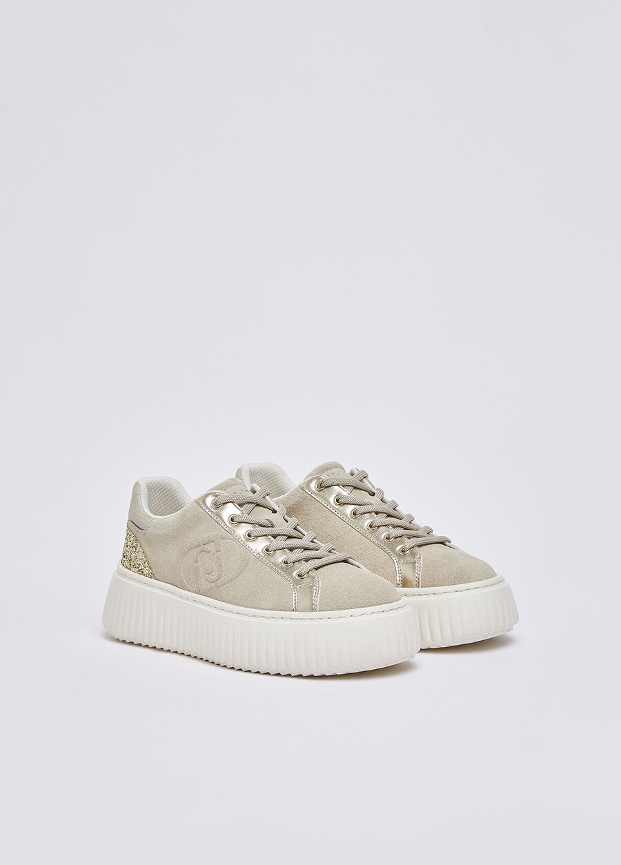 baskets en daim avec maxi-logo