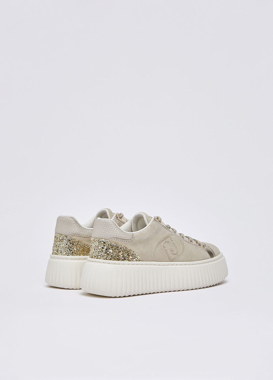 baskets en daim avec maxi-logo