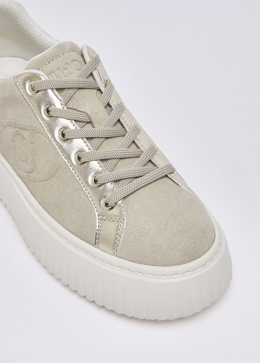 baskets en daim avec maxi-logo