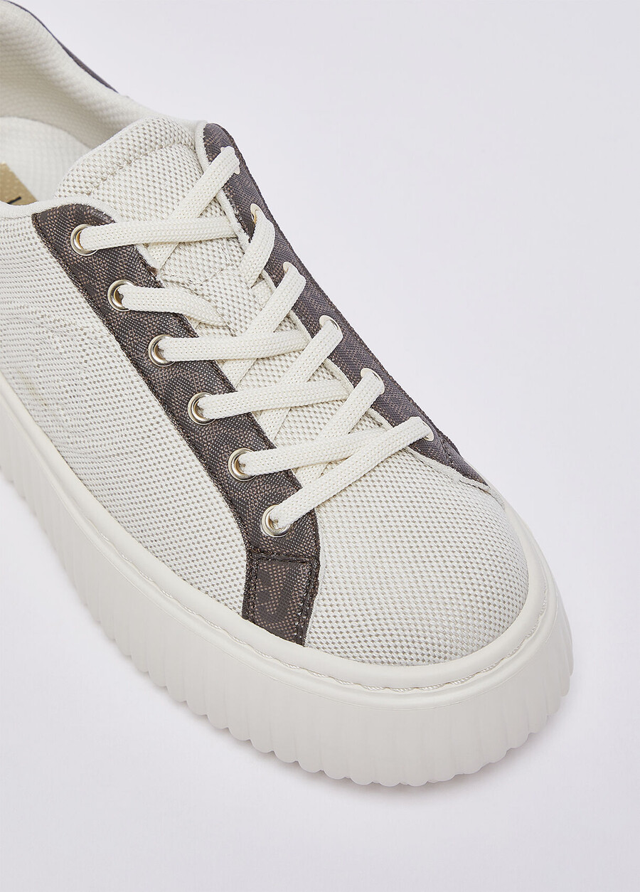 baskets en toile avec logo maxi